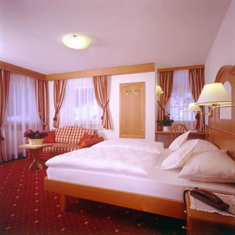 Hotel Scoiattolo Selva di Val Gardena Cameră foto